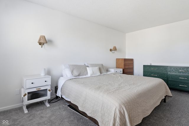 6889 W Dover Place, Mccordsville, IN 46055