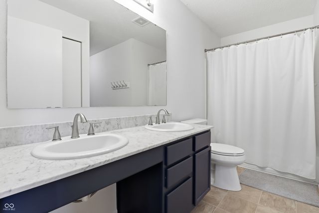 6889 W Dover Place, Mccordsville, IN 46055