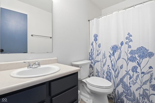 6889 W Dover Place, Mccordsville, IN 46055