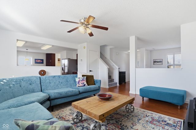 6889 W Dover Place, Mccordsville, IN 46055