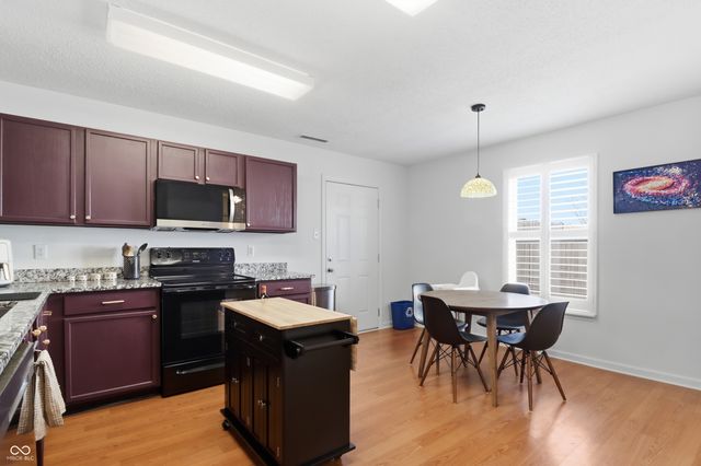 6889 W Dover Place, Mccordsville, IN 46055