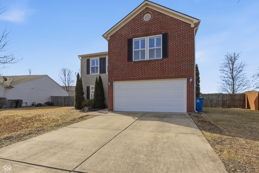 6889 W Dover Place, Mccordsville, IN 46055