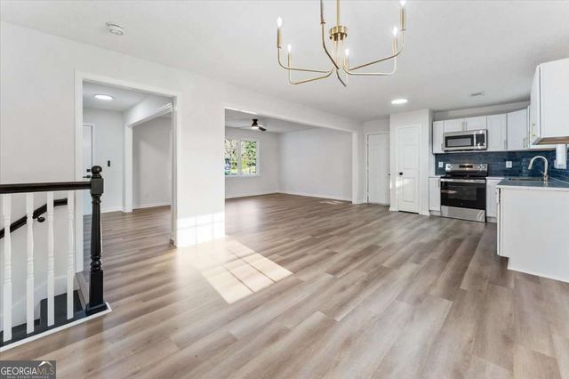 7697 Marabou Lane, Riverdale, GA 30274