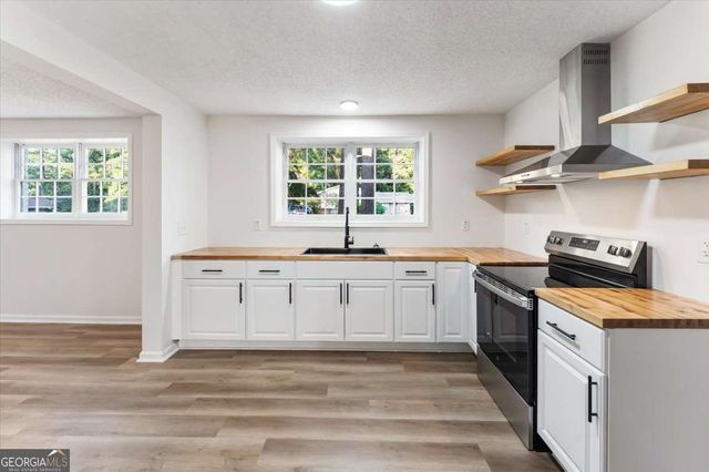 7697 Marabou Lane, Riverdale, GA 30274