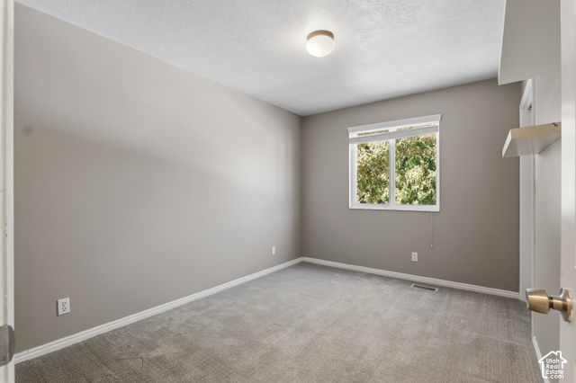 149 E SHADOWBROOK LN, Kaysville, UT 84037