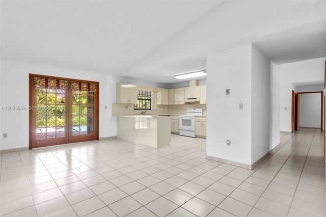 320 NW 136th Ave, Miami, FL 33182