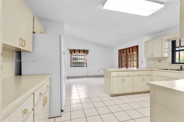320 NW 136th Ave, Miami, FL 33182