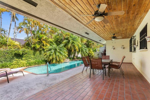 320 NW 136th Ave, Miami, FL 33182