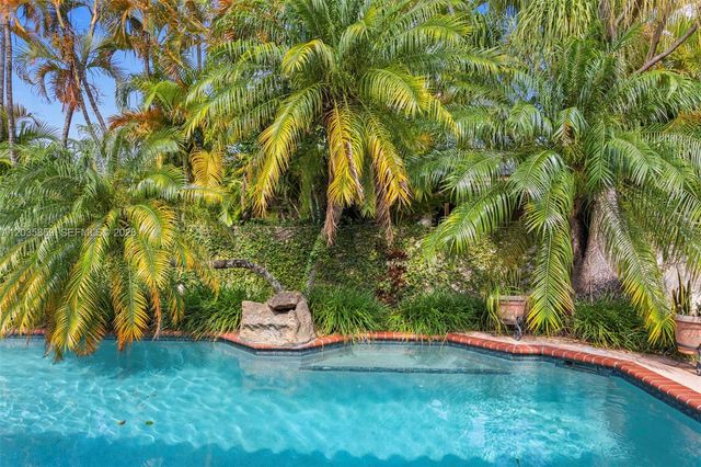 320 NW 136th Ave, Miami, FL 33182