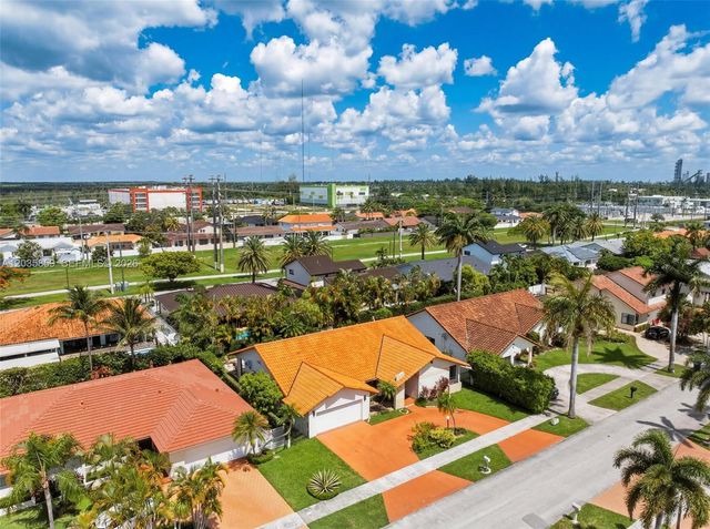 320 NW 136th Ave, Miami, FL 33182