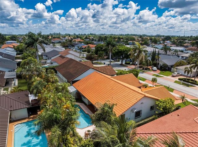 320 NW 136th Ave, Miami, FL 33182