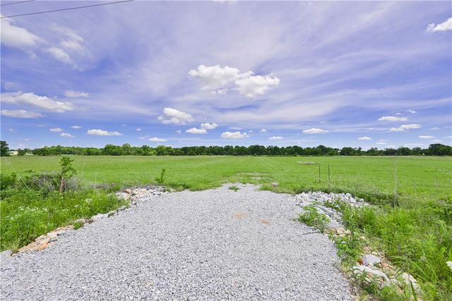 Hwy 102 West, Gravette, AR 72736