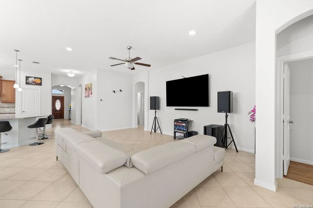 25756 Two Springs, San Antonio, TX 78255