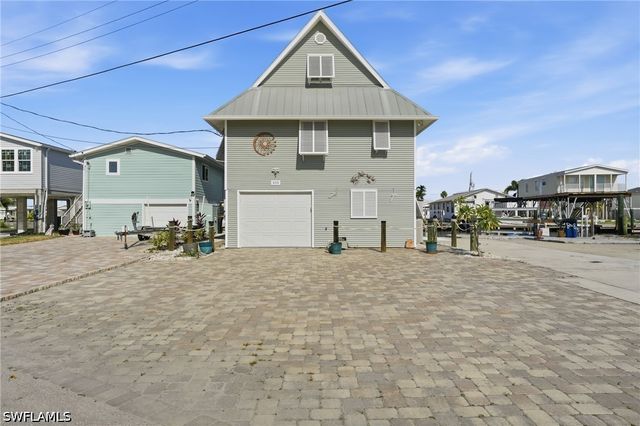 850 Oak ST, Fort Myers Beach, FL 33931