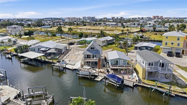 850 Oak ST, Fort Myers Beach, FL 33931