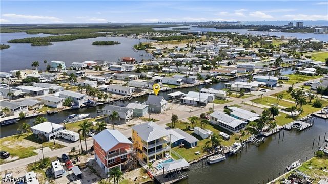 850 Oak ST, Fort Myers Beach, FL 33931