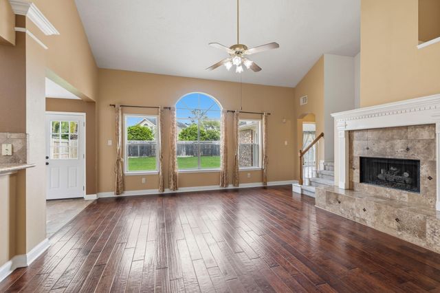 2718 Shelby Drive, Pearland, TX 77584