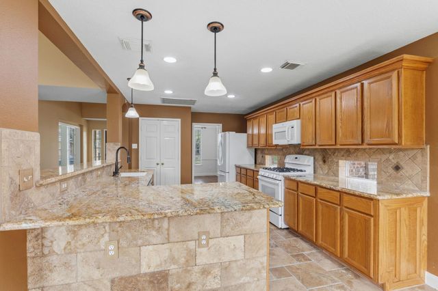 2718 Shelby Drive, Pearland, TX 77584