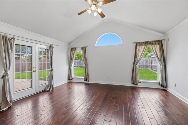 2718 Shelby Drive, Pearland, TX 77584