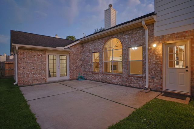 2718 Shelby Drive, Pearland, TX 77584