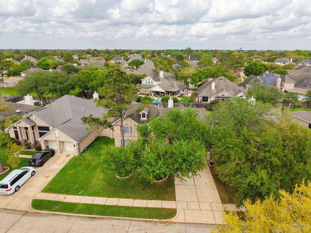 2718 Shelby Drive, Pearland, TX 77584