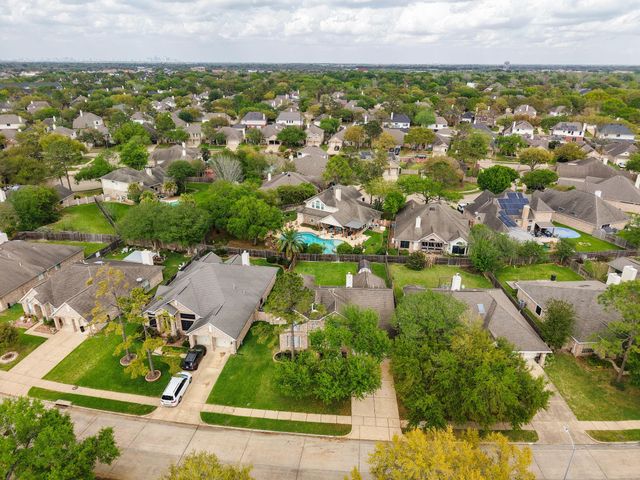2718 Shelby Drive, Pearland, TX 77584