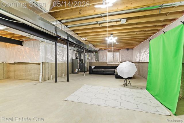 36950 Everett Drive, Westland, MI 48185