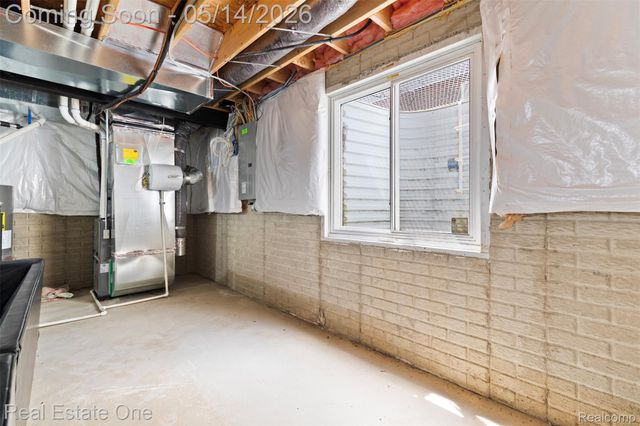 36950 Everett Drive, Westland, MI 48185
