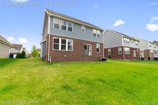 36950 Everett Drive, Westland, MI 48185