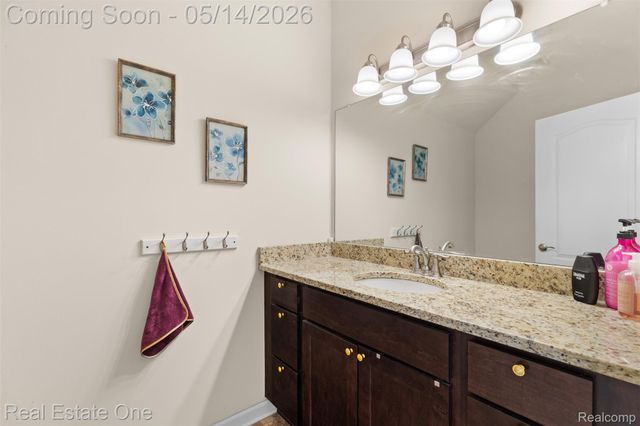 36950 Everett Drive, Westland, MI 48185
