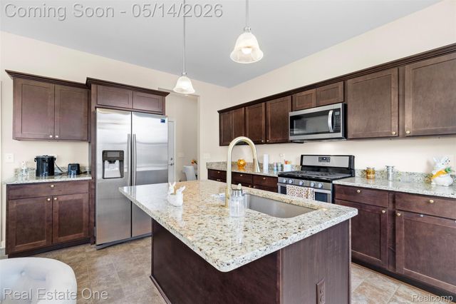 36950 Everett Drive, Westland, MI 48185