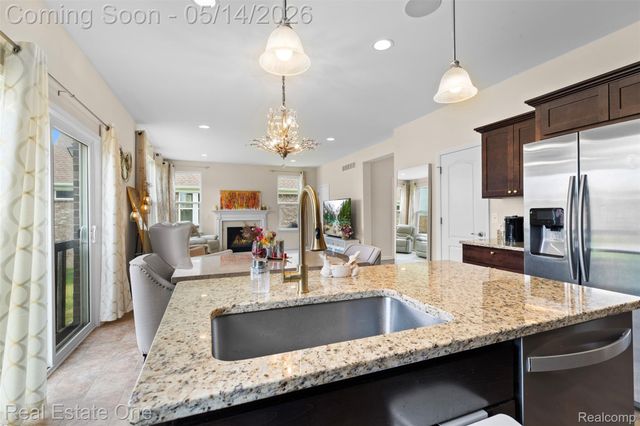 36950 Everett Drive, Westland, MI 48185