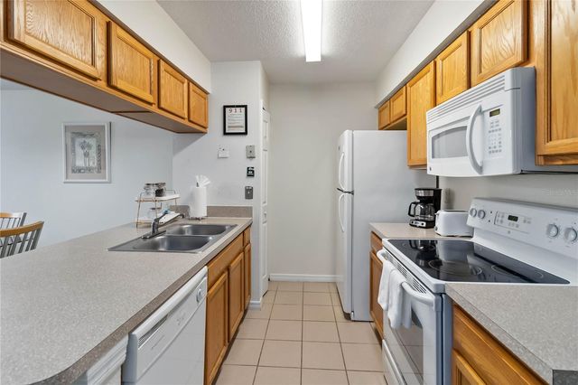 2040 ROYAL BAY BOULEVARD 30, Kissimmee, FL 34746