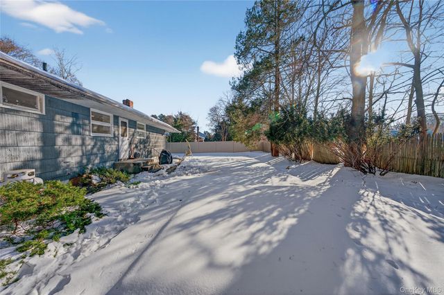 50 Oakcrest Avenue, Middle Island, NY 11953