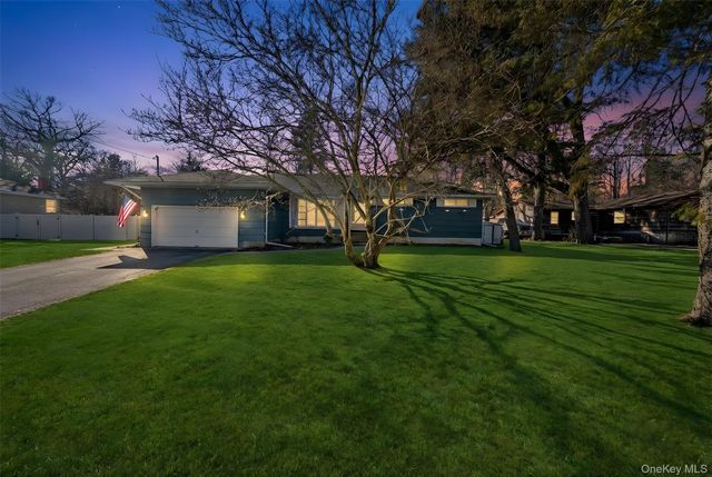 50 Oakcrest Avenue, Middle Island, NY 11953