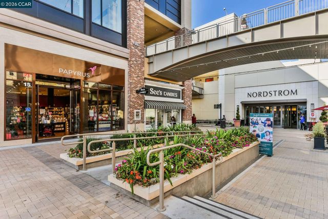 1680 San Miguel Dr, Walnut Creek, CA 94596