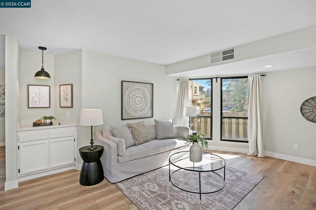 1680 San Miguel Dr, Walnut Creek, CA 94596