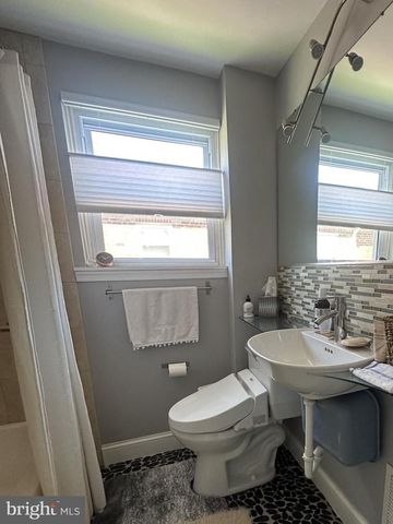 61 GREENHILL RD, Media, PA 19063