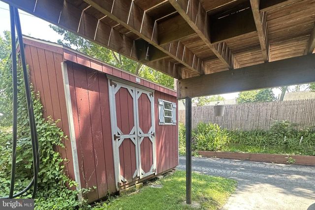 61 GREENHILL RD, Media, PA 19063