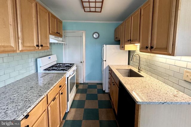 61 GREENHILL RD, Media, PA 19063