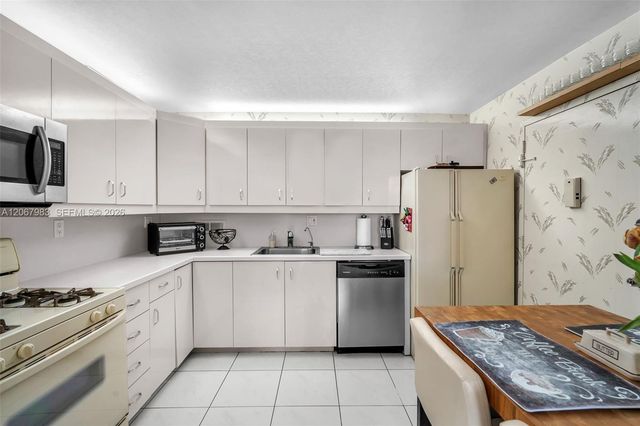 2030 S Ocean Drive 212, Hallandale Beach, FL 33009