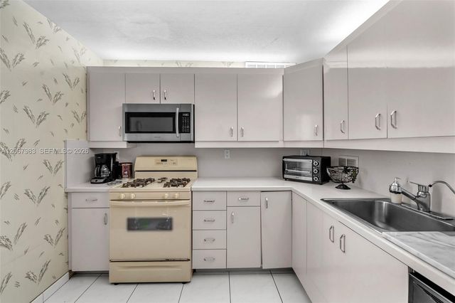 2030 S Ocean Drive 212, Hallandale Beach, FL 33009