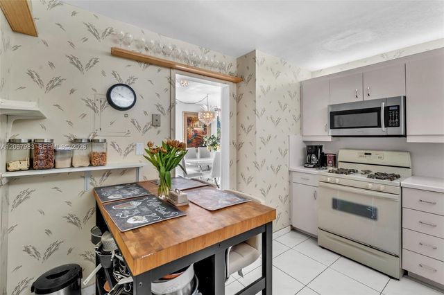 2030 S Ocean Drive 212, Hallandale Beach, FL 33009