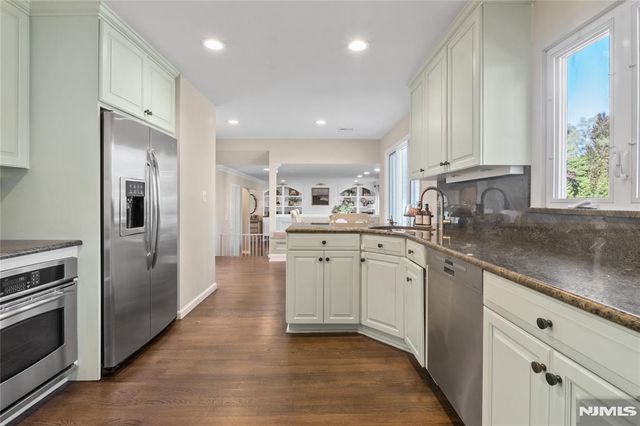 20 Dwight Street, Wayne, NJ 07470