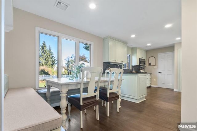 20 Dwight Street, Wayne, NJ 07470