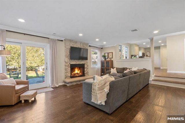 20 Dwight Street, Wayne, NJ 07470