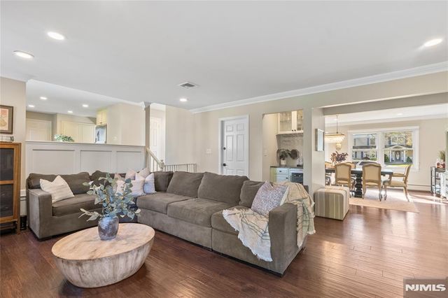 20 Dwight Street, Wayne, NJ 07470