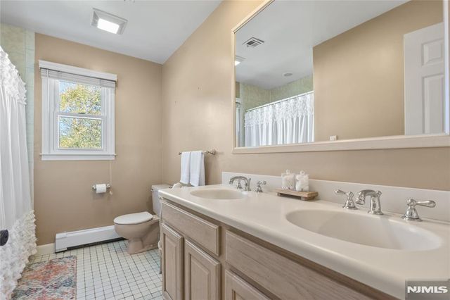 20 Dwight Street, Wayne, NJ 07470