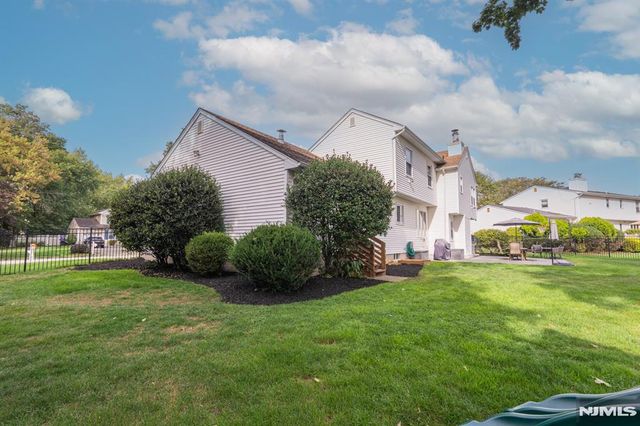 20 Dwight Street, Wayne, NJ 07470