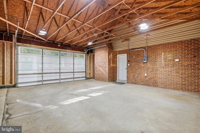 29778 OAK RD, Mechanicsville, MD 20659